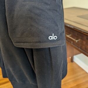 Alo Yoga District Cover Up Layered Sweatshirt Size Medium Black Pullover Top